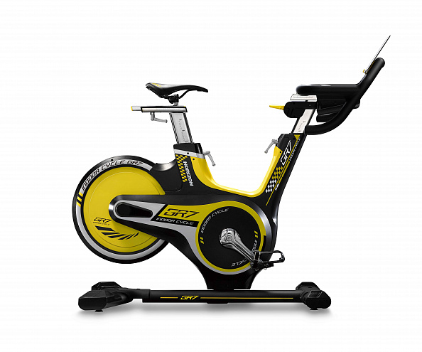 HZ23_GR7 indoor cycle w-ipad detail_profile_lores